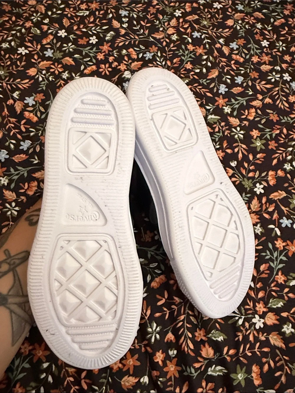 Converse KidsBlack Canvas Low-Top Sneakers with White Toe and Red Pull Tabs